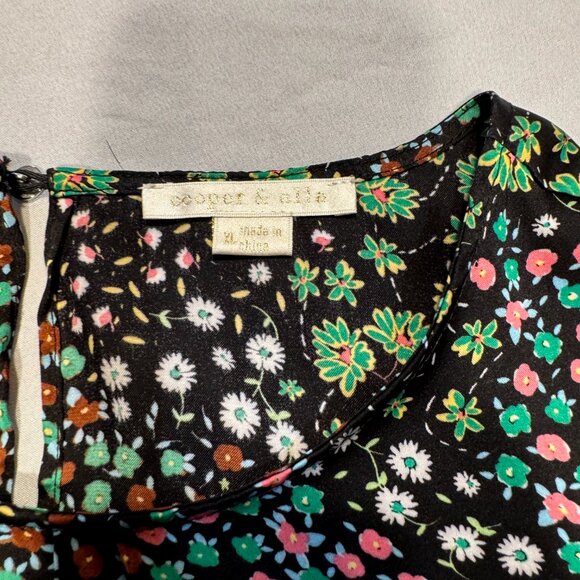 Cooper & Ella Ditsy Floral Blouse Black Flowy Short Sleeve Satin Women's Size XL - Picture 3 of 10